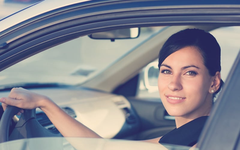 accesorios y gadgets para mujeres al volante