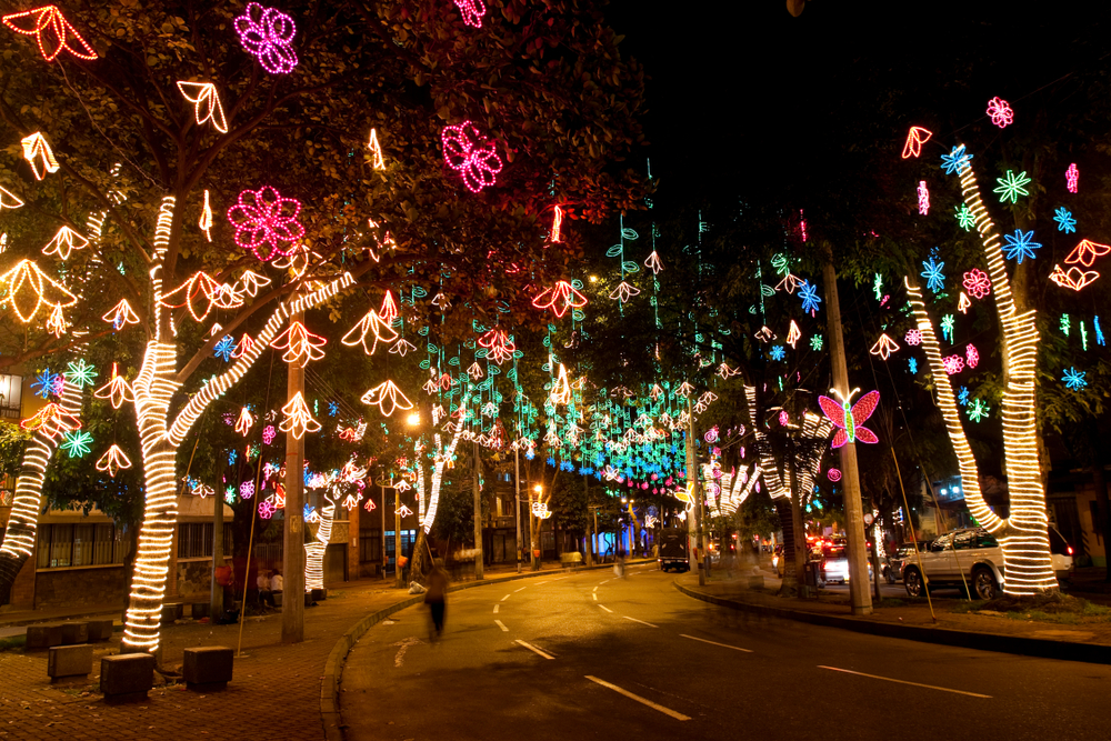 Medellín decorada con luces navideñas 