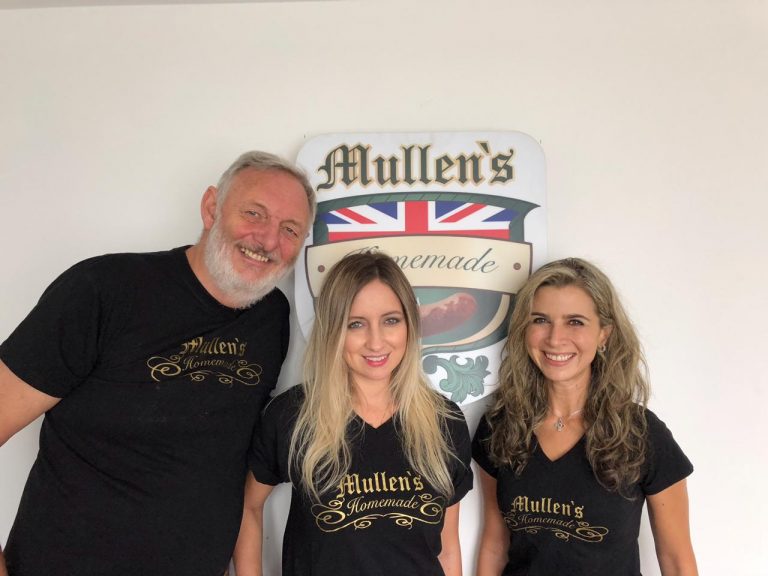 Philip Mullen, Stephanie Mullen Raymond fundadores de Mullen's Stephanie Mullen Raymond es fundadora de Mullen's Homemade Salchichas Salchichas y