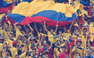 Hinchas apoyando a la Selección Colombia