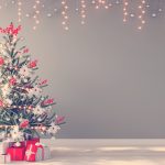 Árbol de Navidad decorado rojo y blanco