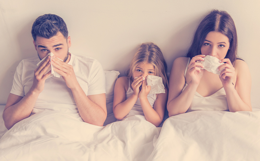 Familia-con-sintomas-de-covid-resfriado-gripe
