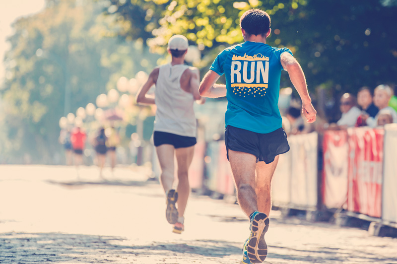 Cómo prepararte para una carrera 5k, 10k o media maratón? - Revista  Compensar