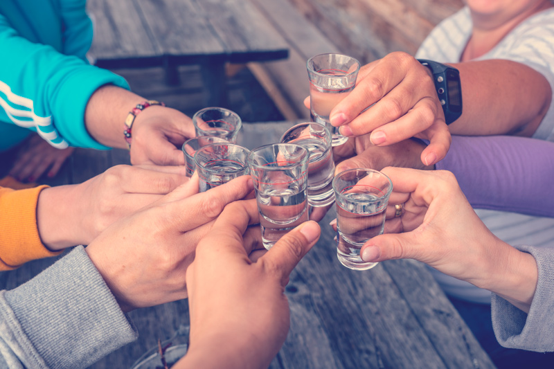 brindis con amigos -tequila