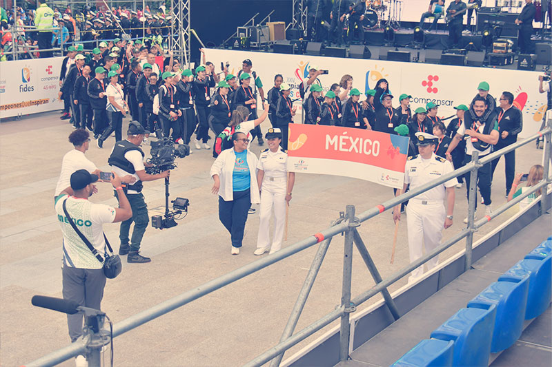 delegación mexicana en la  inauguración de la XXIV Olimpiada Especial FIDES - Compensar Iberoamérica 