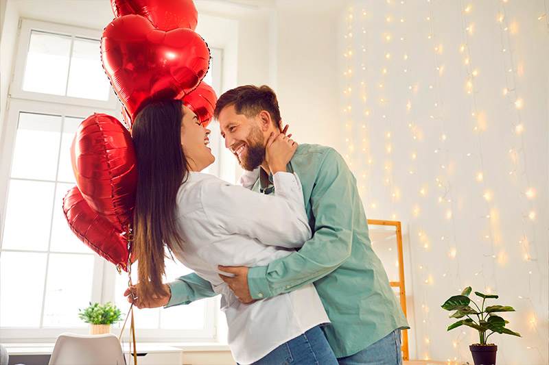 pareja-celebrando-amor