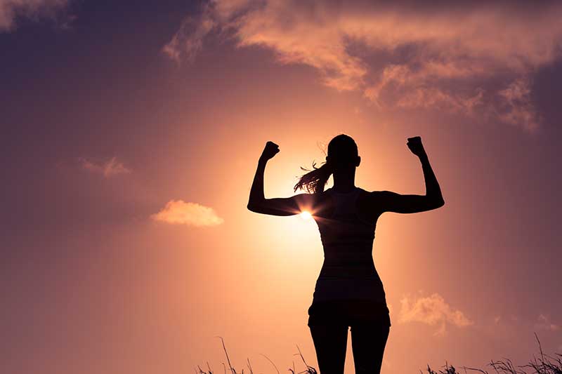 mujer practicando ejercicio