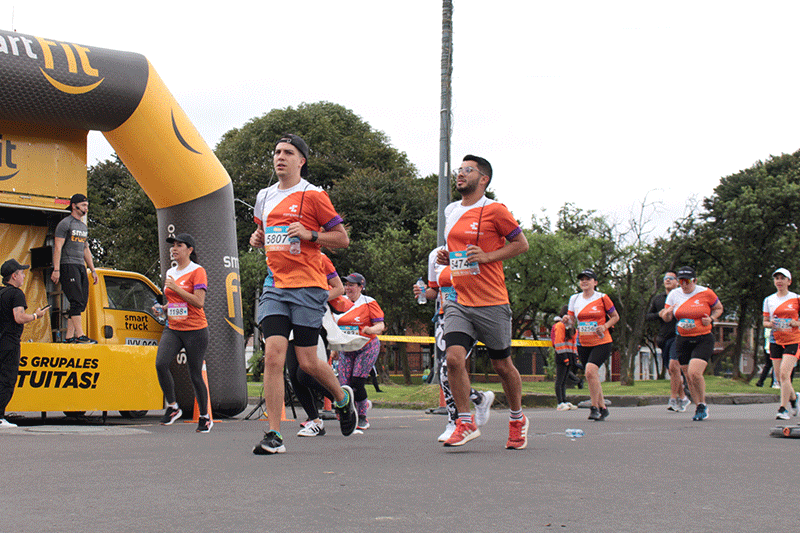 corredores en carrera atletica