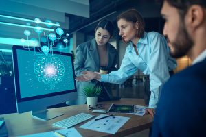 personas que usan inteligencia artificial en el trabajo