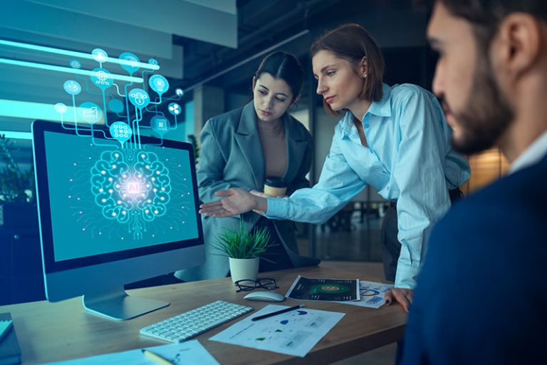 personas que usan inteligencia artificial en el trabajo