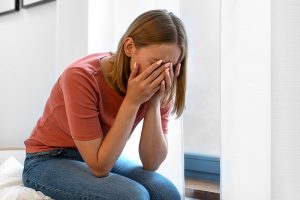 mujer con episodio de ansiedad