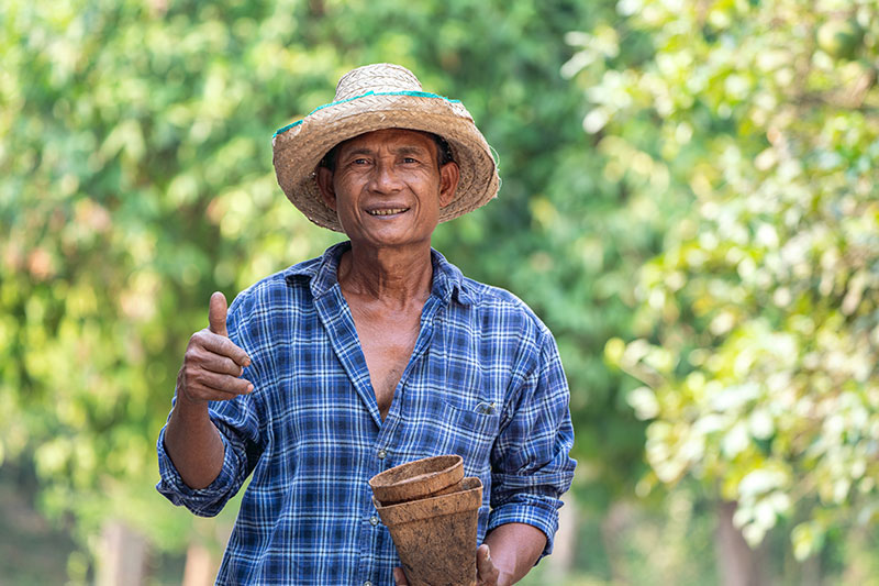 campesino en cultivo