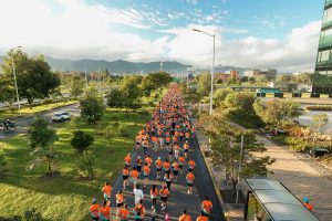 Foto panoramica de la carrera atletica compensar 2026